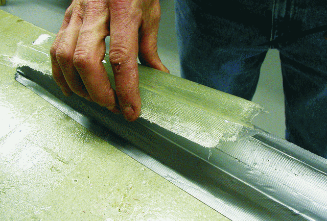 Make shop tools quickly: 2. Remove the pad from the mold after it has cured, usually in about half an hour.