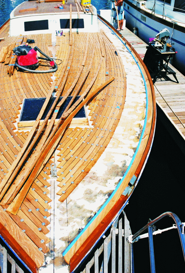 wood GRP hull deck polish and restorer Metal Fibreglass. Yacht boat