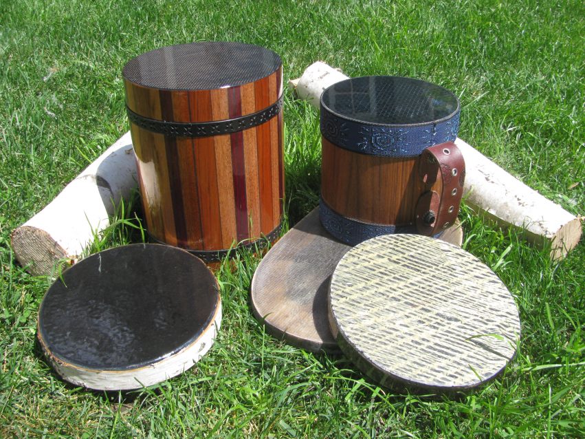 Tom used 502 black pigment to enhance the seams of his wood veneer drums