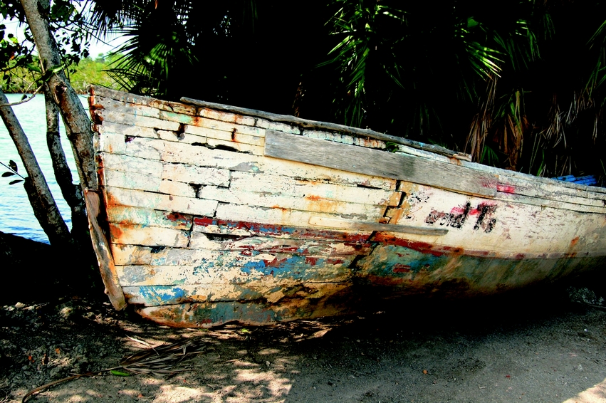 Fiberglassing a Strip-planked Boat - Epoxyworks