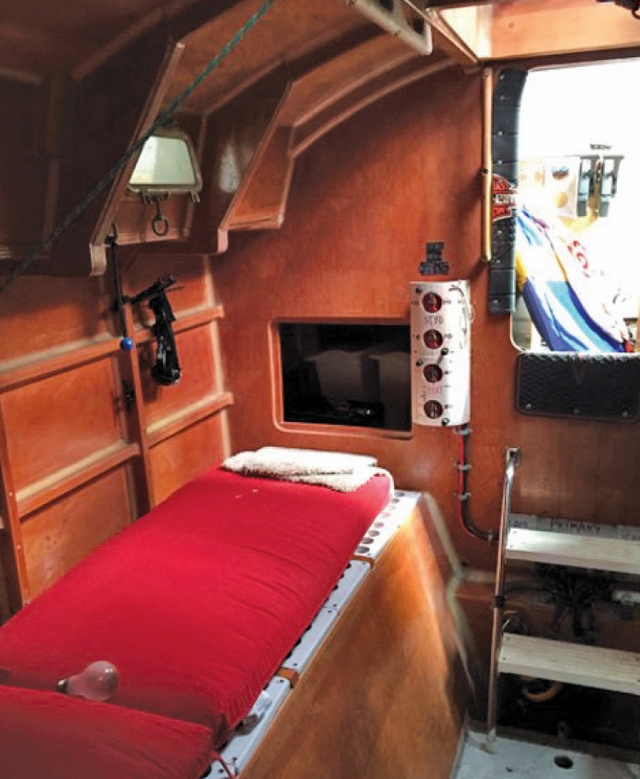 Trailer sailer LULU's Interior of cabin 